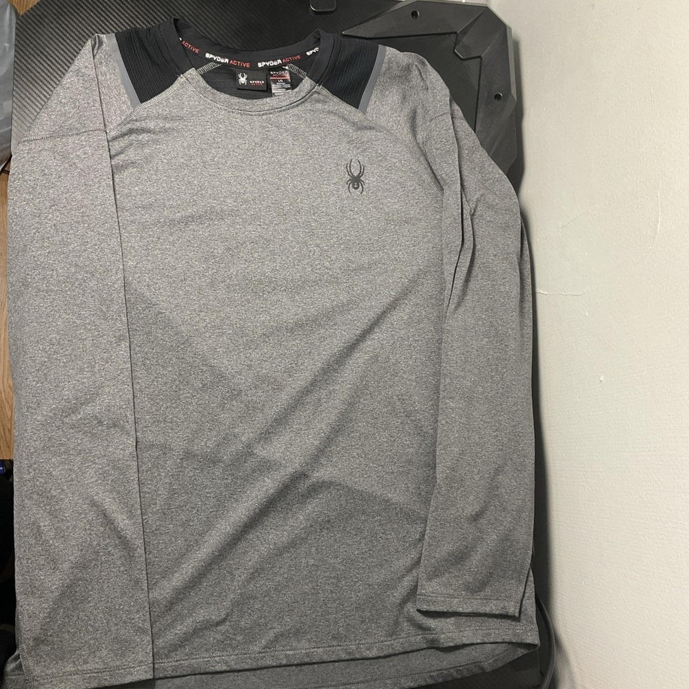 SPYDER Men's Active 4 Way Stretch Long Sleeve Shirt Large with Black Spyder Logo